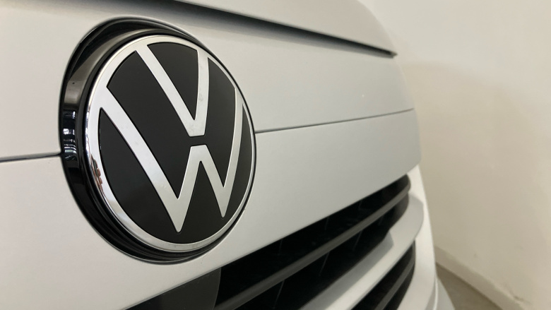 Volkswagen Transporter T32 Swb Electric 160kW 65kWh Commerce Pro Van Auto